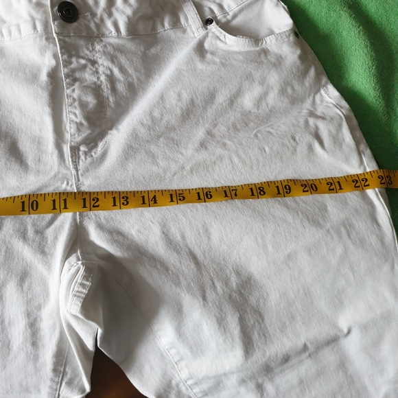 Jules & James White Capri Jeans. - Picture 5 of 6